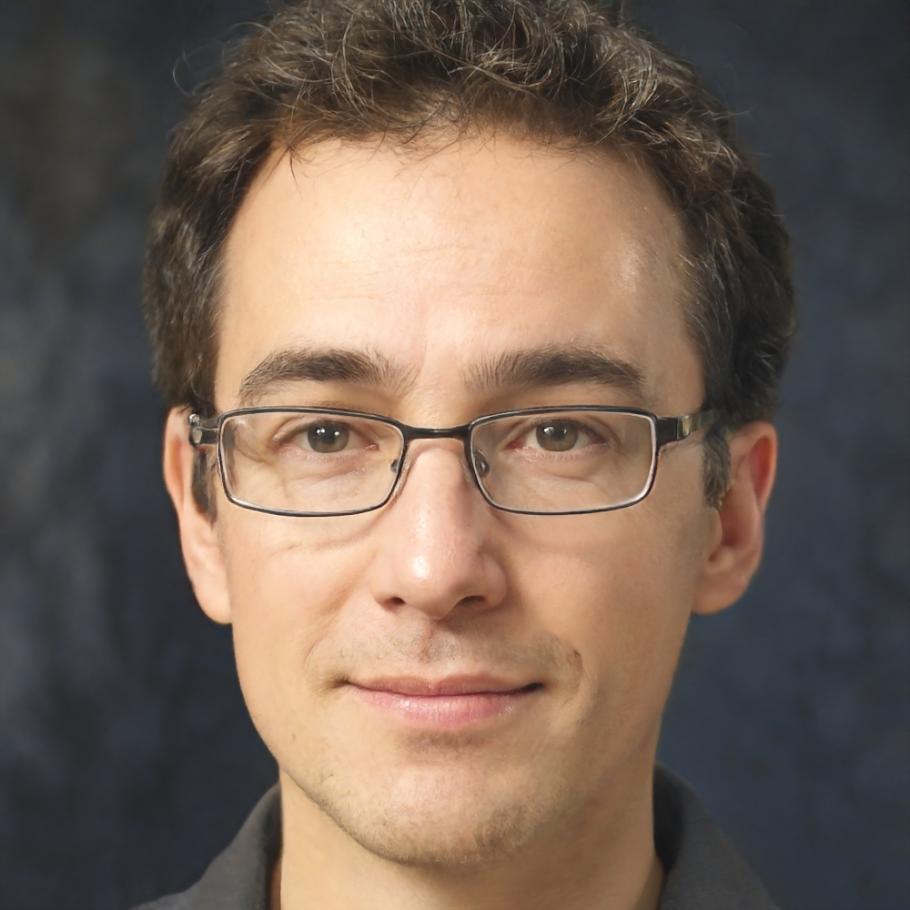 Usměvavý manažer v obleku